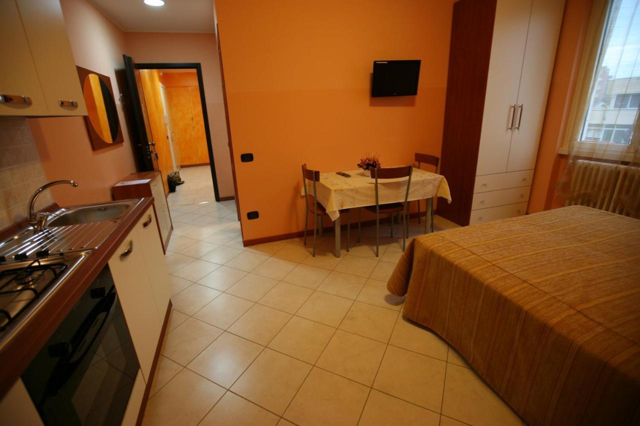 Amati Policlinic Monza Apartment Bagian luar foto